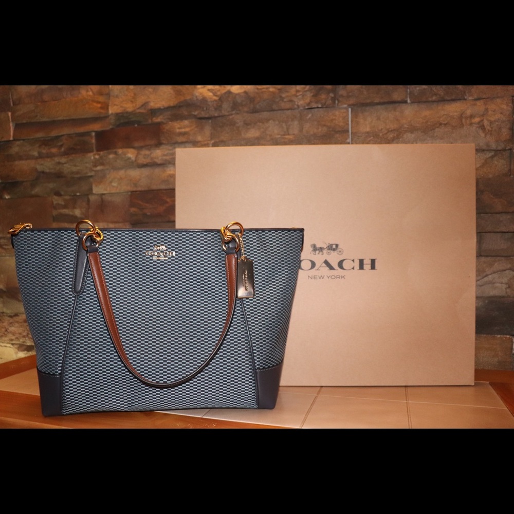 Coach purse - Picture 1 of 8